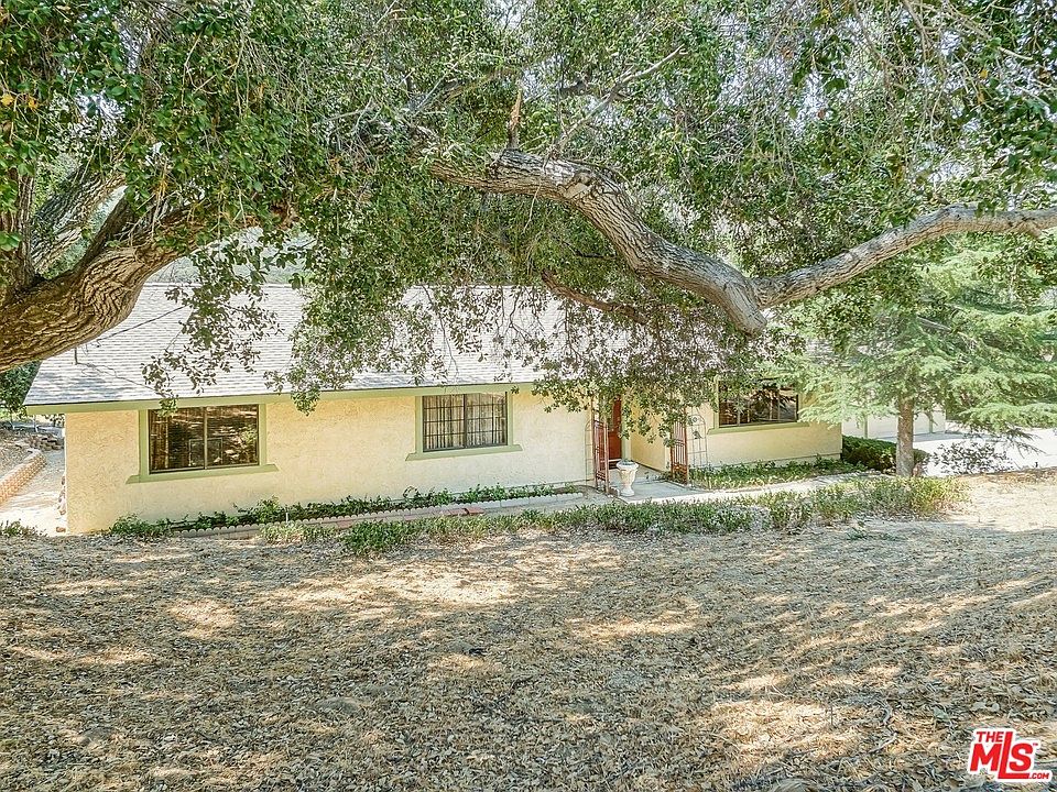 1st image of 15520 Calle El Capitan