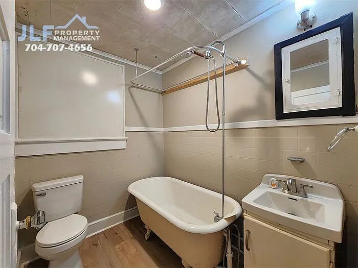 907 S Jackson St — Photo 10