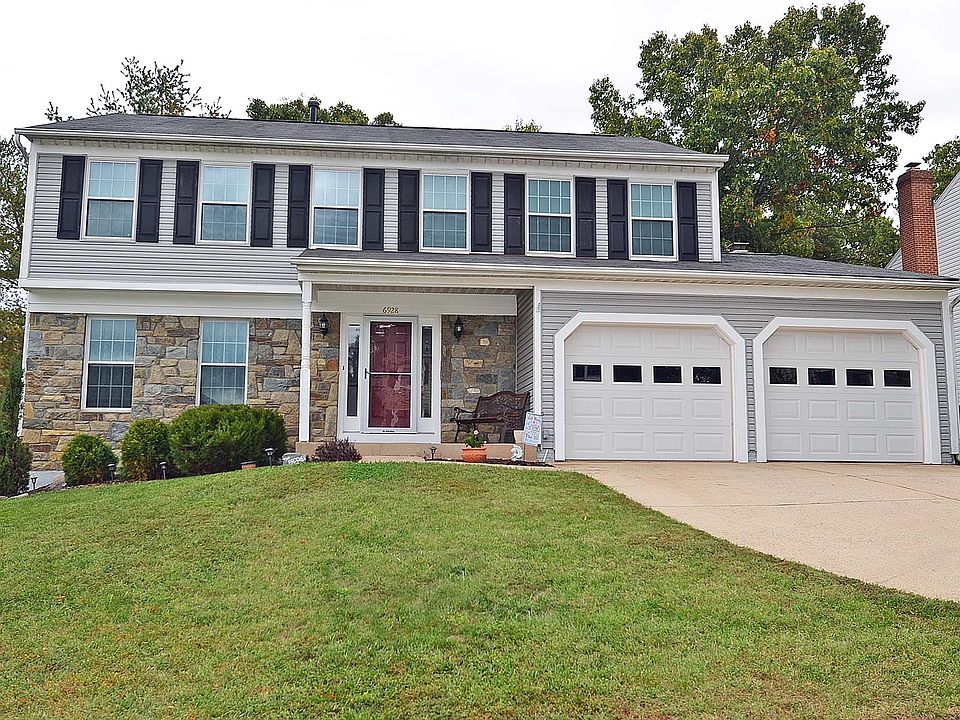 3 Lvl Colonial w/4BR, 2.5BA