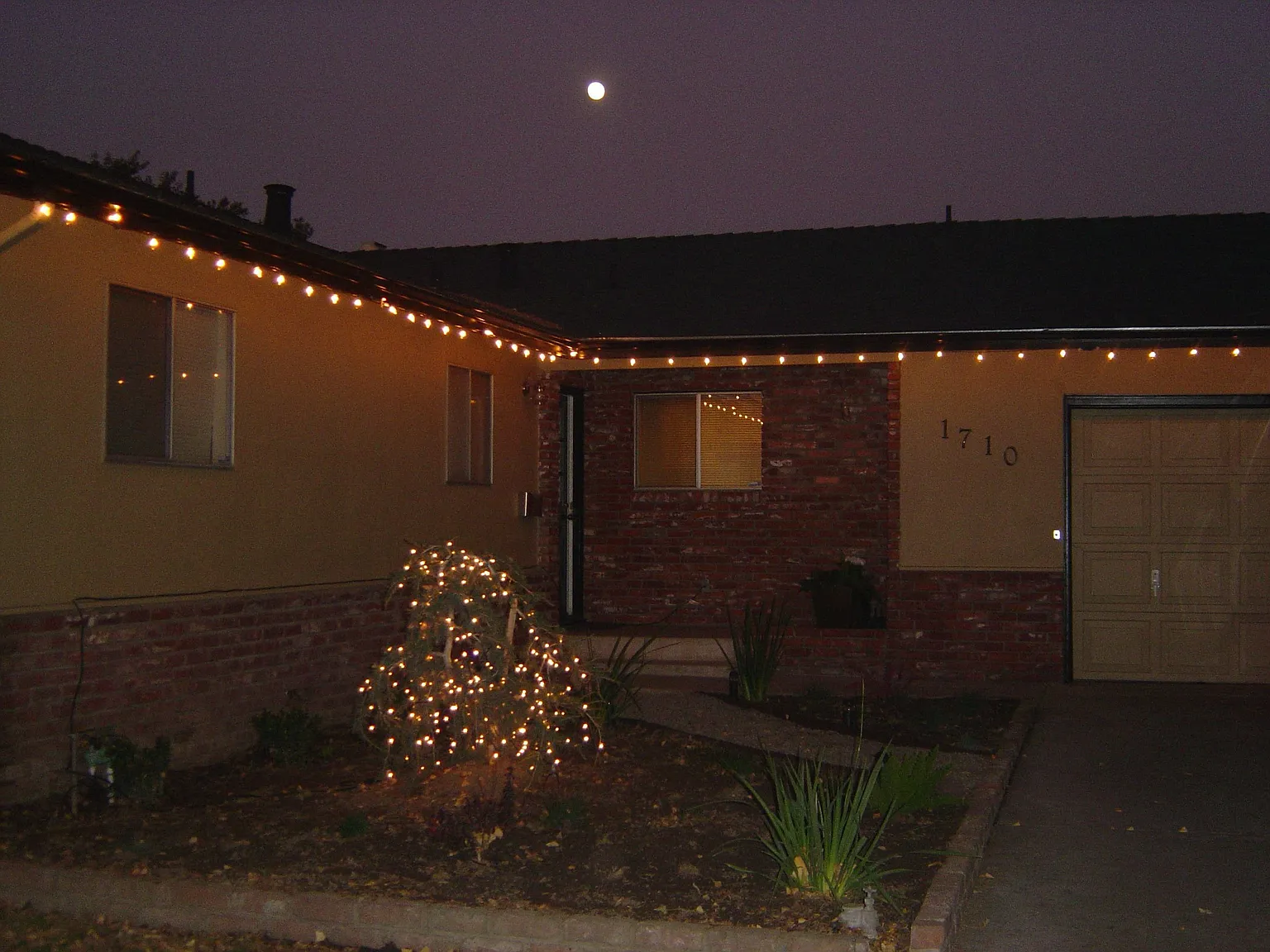 1710 Sandalwood Dr photo 1