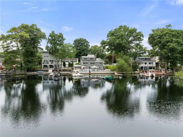 32 Treasure Island Rd, Plainville, MA 02762
