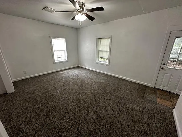 1209 C St SE — Photo 5