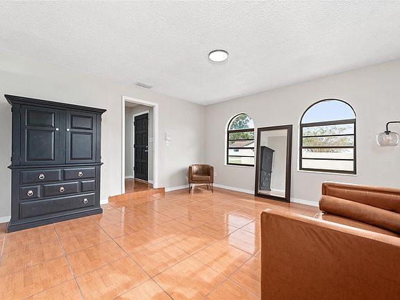 5th image of 4941A Liberty Ln