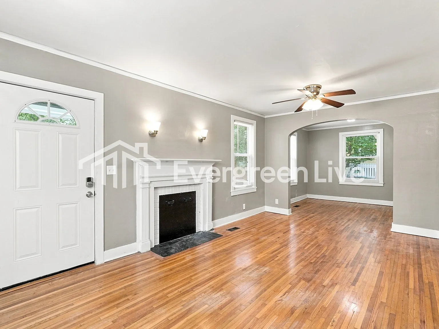 3 bed, 1.5 bath, 1138 sqft, $1,245 — Photo 3