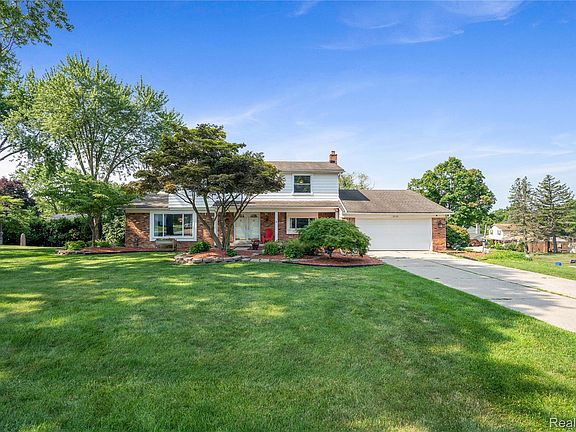 2nd image of 3739 Fife Ln