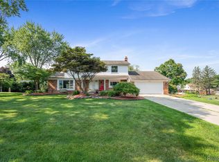 3739 Fife Ln, West Bloomfield, MI 48323