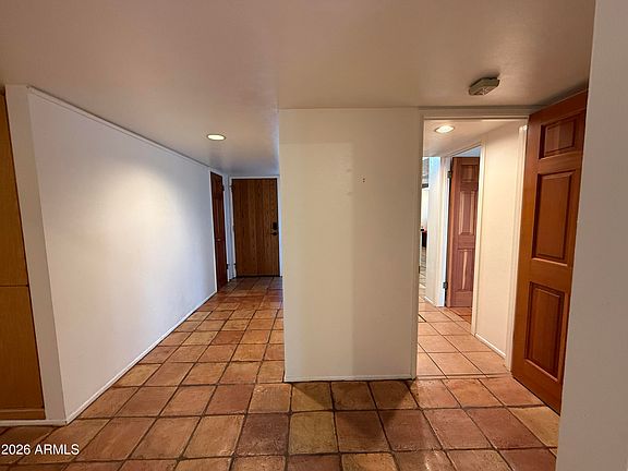 5th image of 2114 S La Rosa Dr
