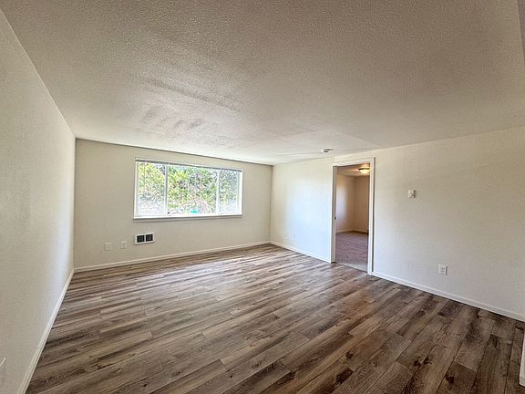 5th image of 3015 N Highland St #209