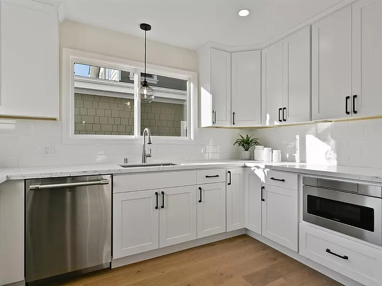 416 Valdez Ave — Photo 8