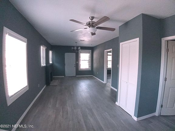 4th image of 2812 Sunnyside St