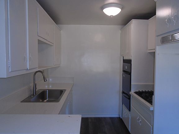 3rd image of 694 Spruce Ave #J