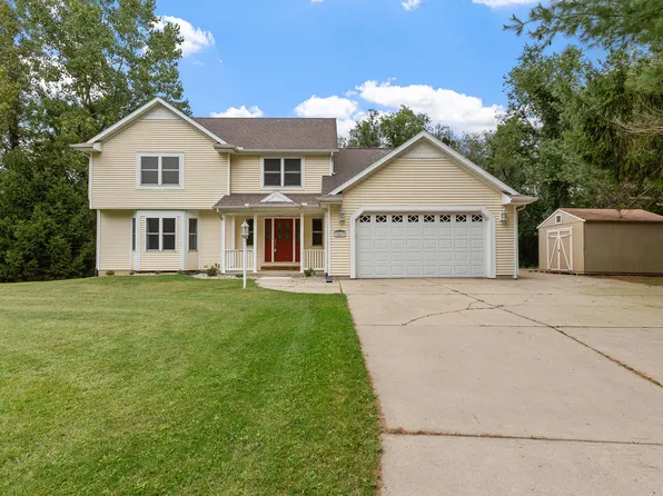 1843 N Pine Ridge Dr, La Porte, IN 46350