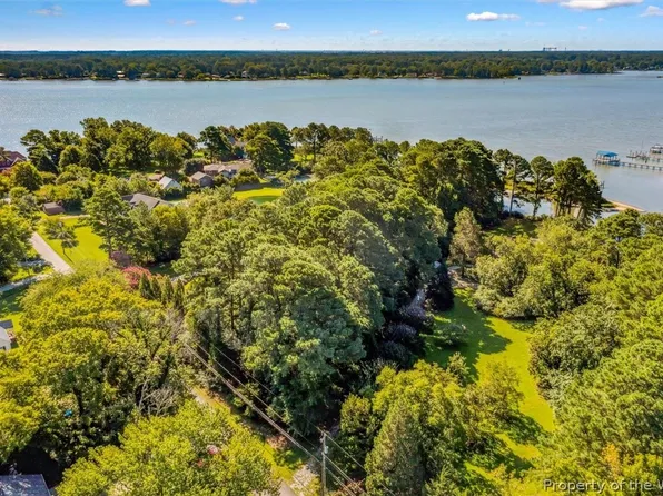 1239 Dare Rd, Yorktown, VA 23692