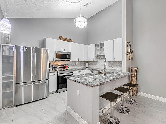 2nd image of 8888 Thumbwood Circle Apt B