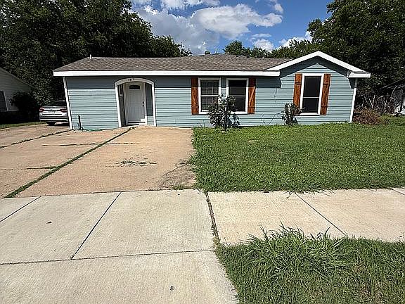 2nd image of 1817 Arbor Ln