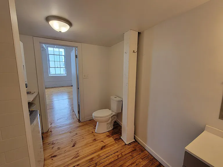 429 N 13th St #6I — Photo 11