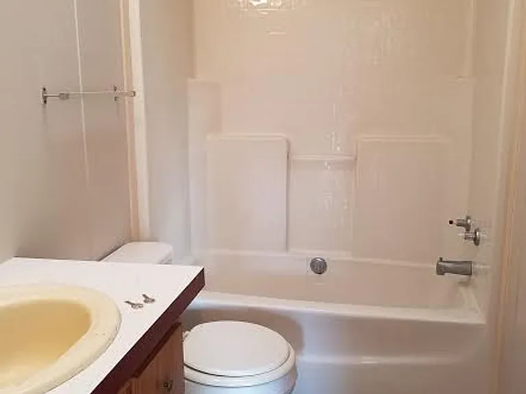 110 NE 68th Ct — Photo 12