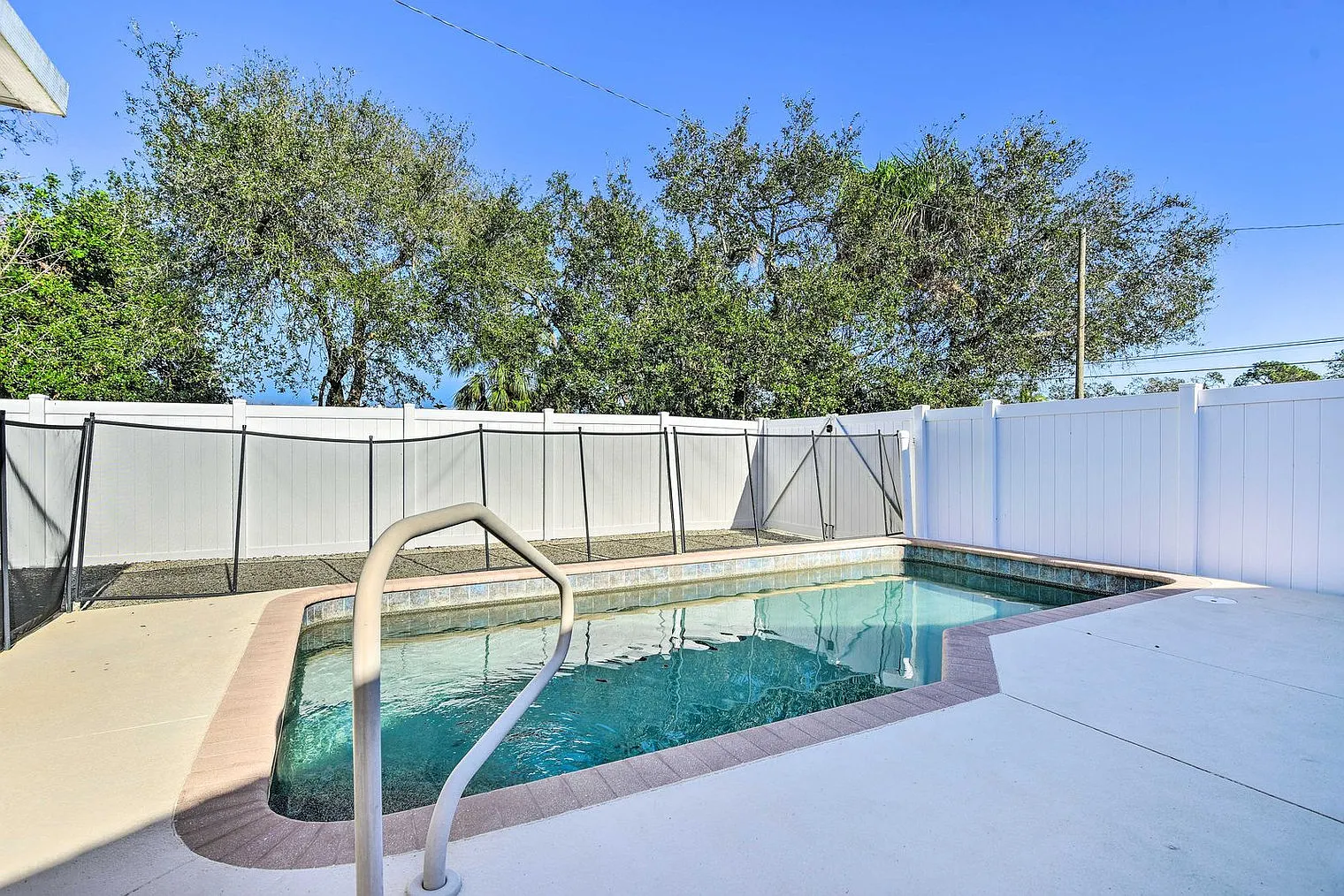 2 bed, 2.0 bath, 1399 sqft, $3,612 — Photo 4