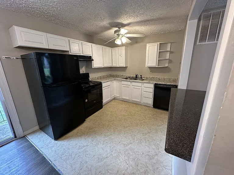 2806 Norgate Ln — Photo 12