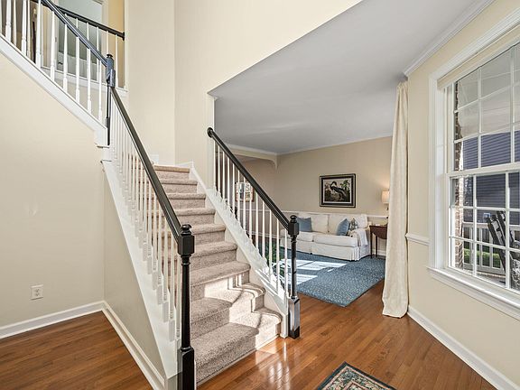 3rd image of 115 Alderberry Ct