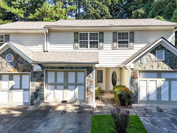 311 Brookside Way, Holly Springs, GA 30114
