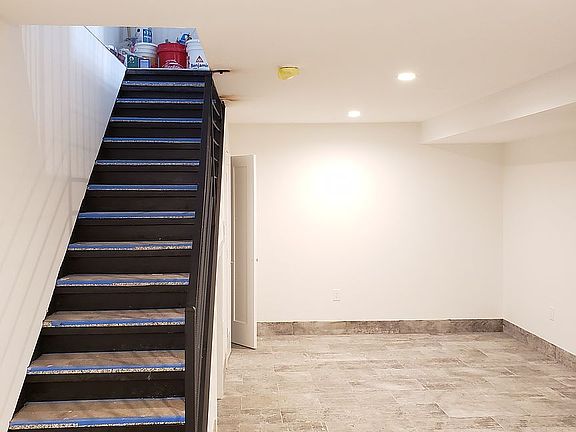 5th image of 25-39 22nd St #1A