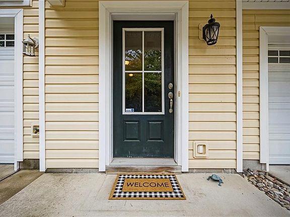 5th image of 424 New London Pl