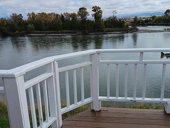 2nd image of 71 River Rd