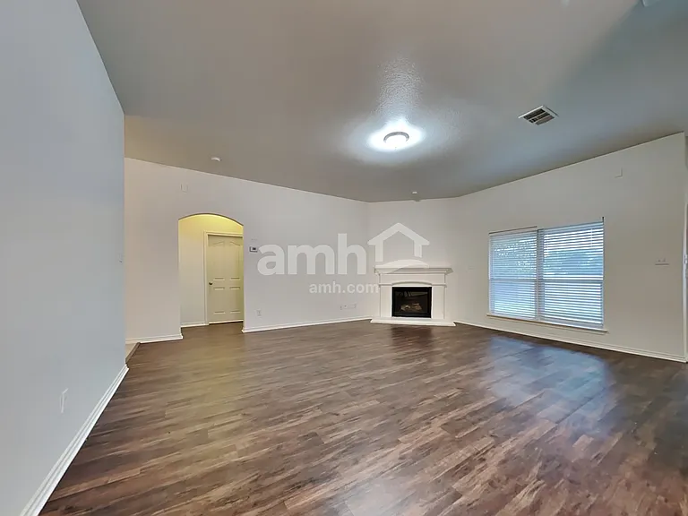 5745 Ozark Dr — Photo 7
