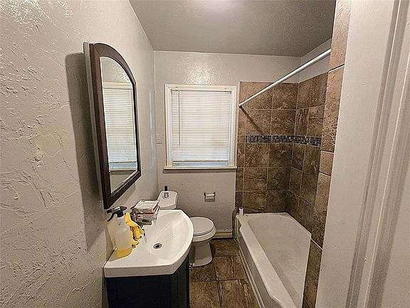 5th image of 1913 NW 32nd St
