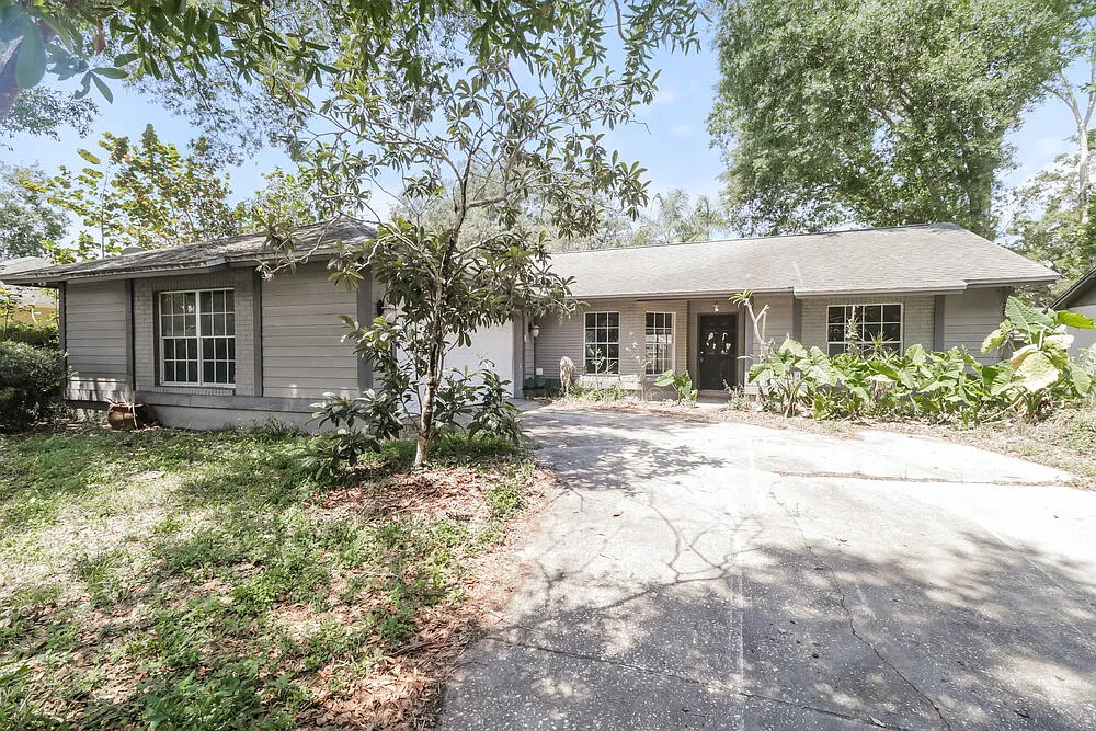 3 bed, 2.0 bath, 1594 sqft, $2,560 — Photo 1