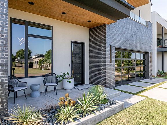 4th image of 809 NW 68th St