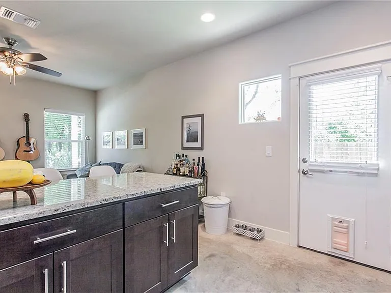 1700 Singleton Ave #B — Photo 7