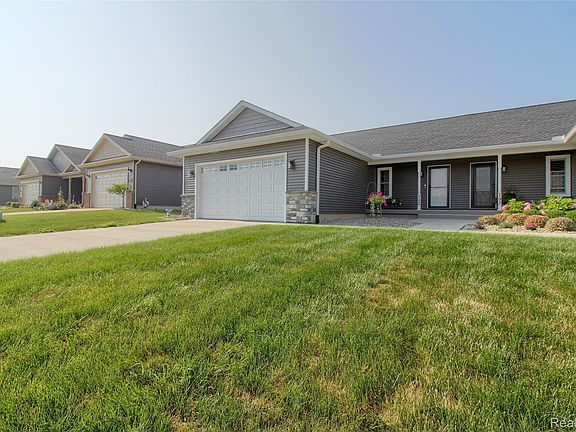 2nd image of 792 Meadows Ct