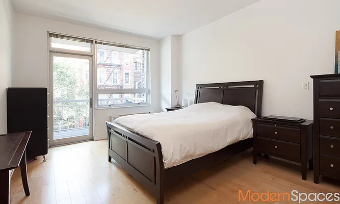 Sold by Modern Spaces | media 5
