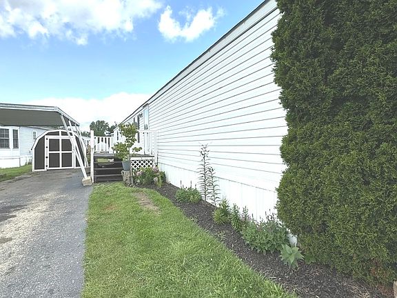 3rd image of 1028 NW Alma Cir #1028