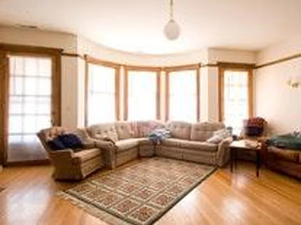 3920 N Janssen Ave, Chicago, IL