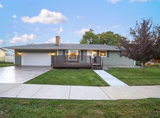 1615 Rose Ln, Williston, ND 58801