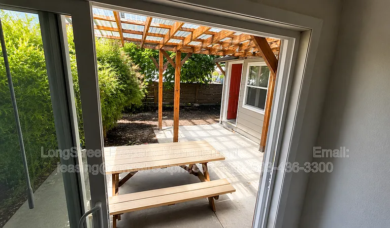 606 NW 28th St — Photo 14