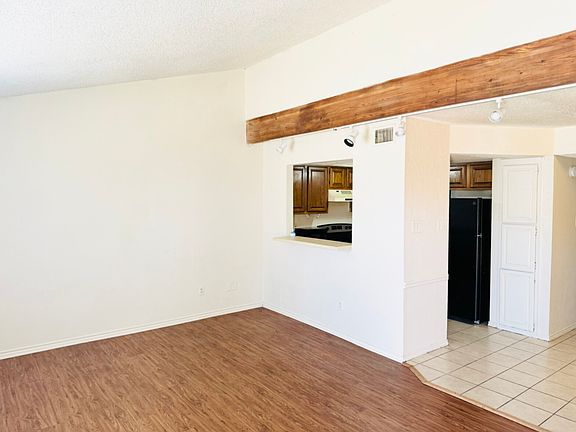 2nd image of 1320 Bluffview Dr APT D