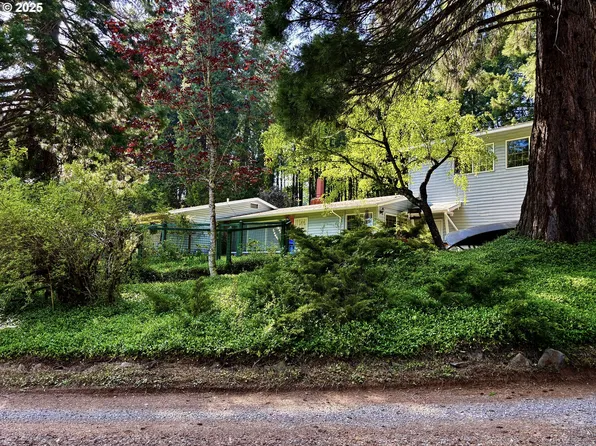 76750 High Prairie Rd, Oakridge, OR 97463