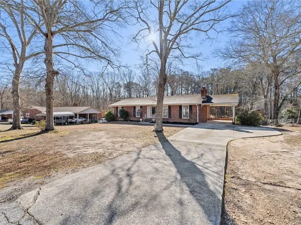 103 Briarwood Dr, Belton, SC 29627
