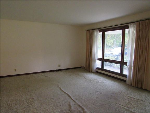 4th image of 436 Mutton Creek Dr