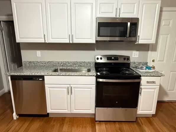 22 Lodi St, Worcester, MA