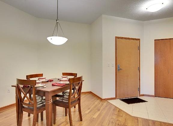5th image of 2407 39th Ave NE Unit 115