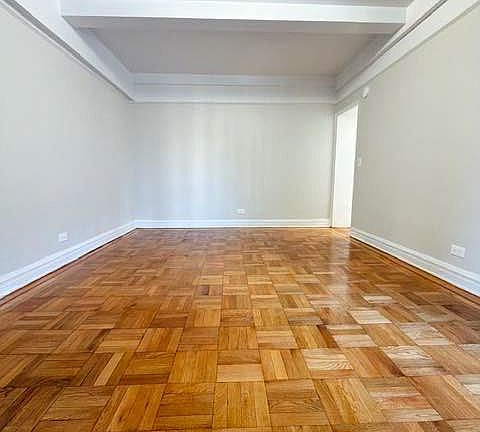 2nd image of 660 W 178th St APT 4