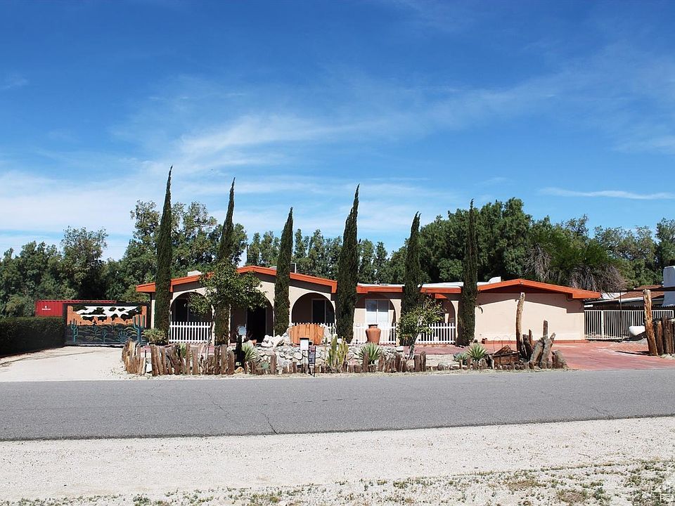 1st image of 67650 Club House Dr