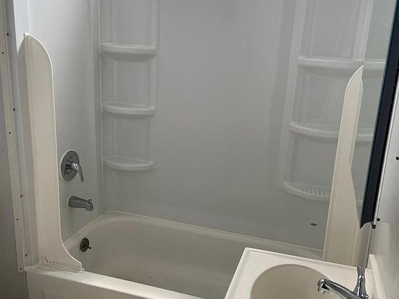 5th image of 2329 W Clifton Ave #3