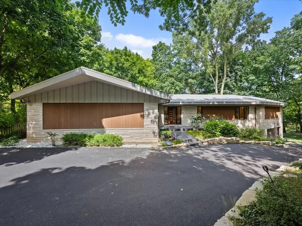 89 Cary Ave, Highland Park, IL 60035
