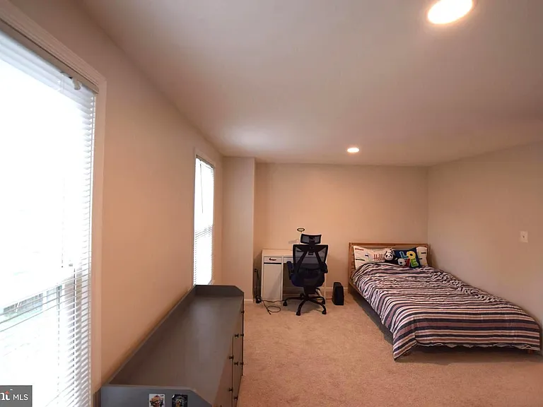 6560 Lochleigh Ct — Photo 12